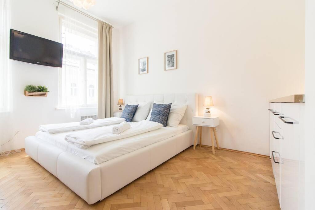 Studio In The Historic Center Apartment Prague Ngoại thất bức ảnh